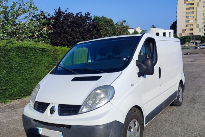 RENAULT TRAFIC FOURGON